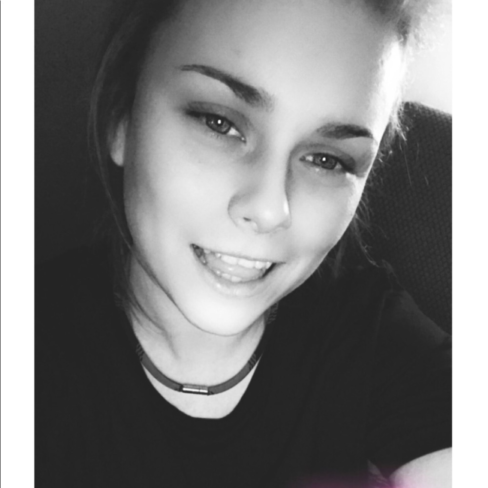 Meet your Posher, Victoria